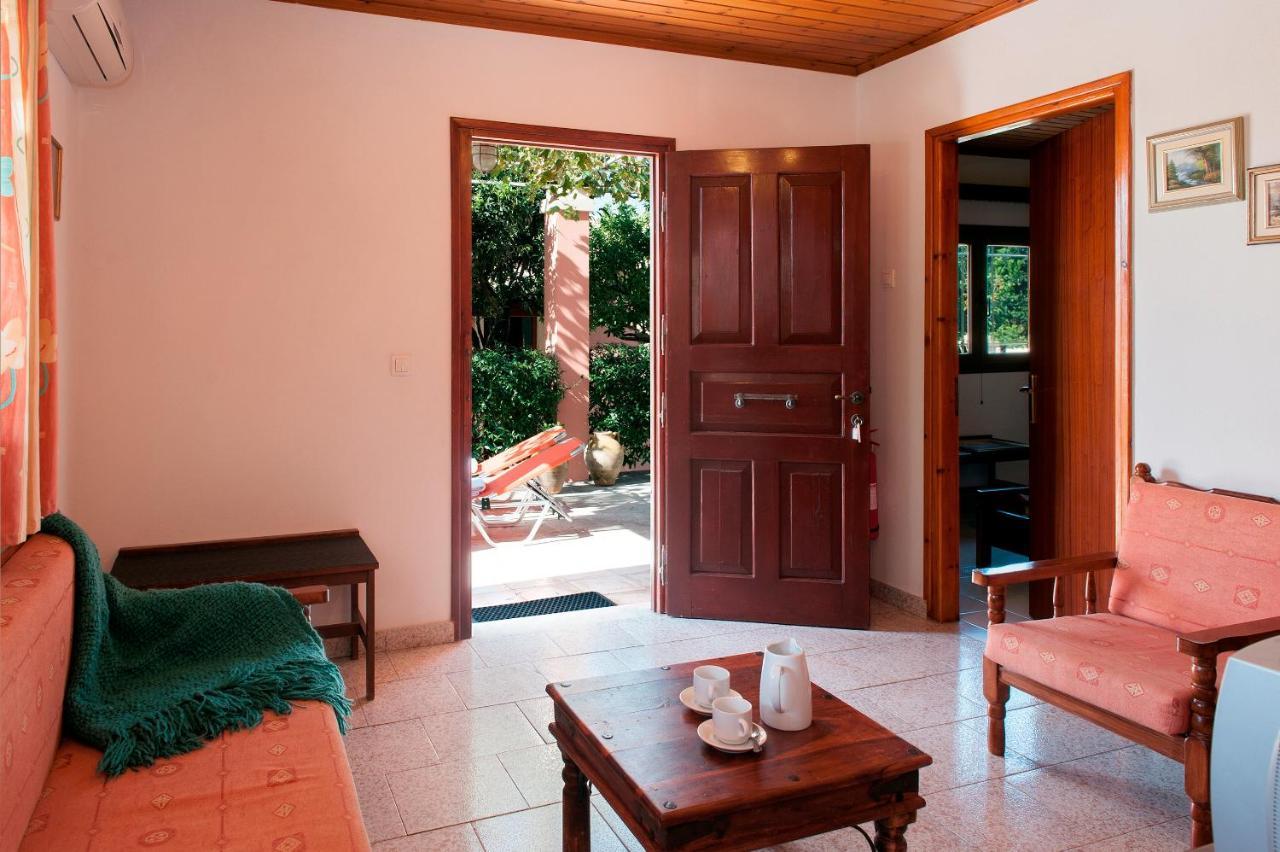 Amalia Cottages Агиос Гордиос Екстериор снимка